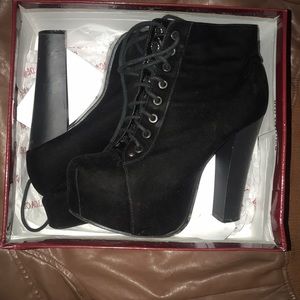 Super cute winter boots for sale